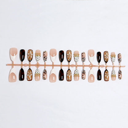 Kunstnagelset mit floralem und glamourösem Design Brehn