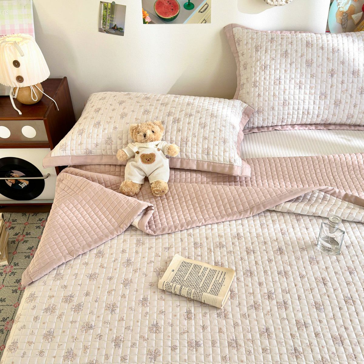 Gesteppte Baumwollbettdecke-Set mit Wendbarem Uni-Rücken und Mini Teddy Motiv