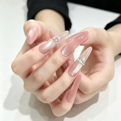 Glamouröse Stiletto-Nagelverlängerungen