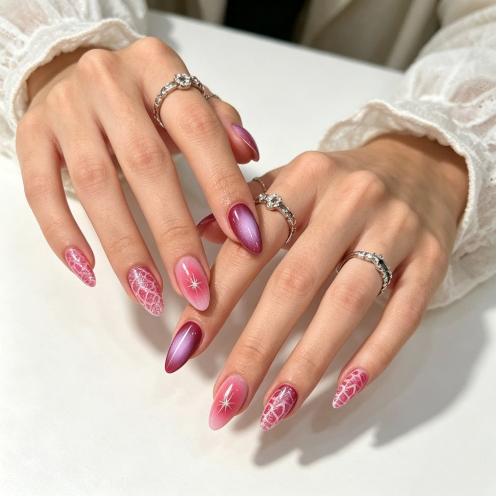 Kunstnägel mit Elegantem Ombre-Design und Kreativen Akzenten Brehn