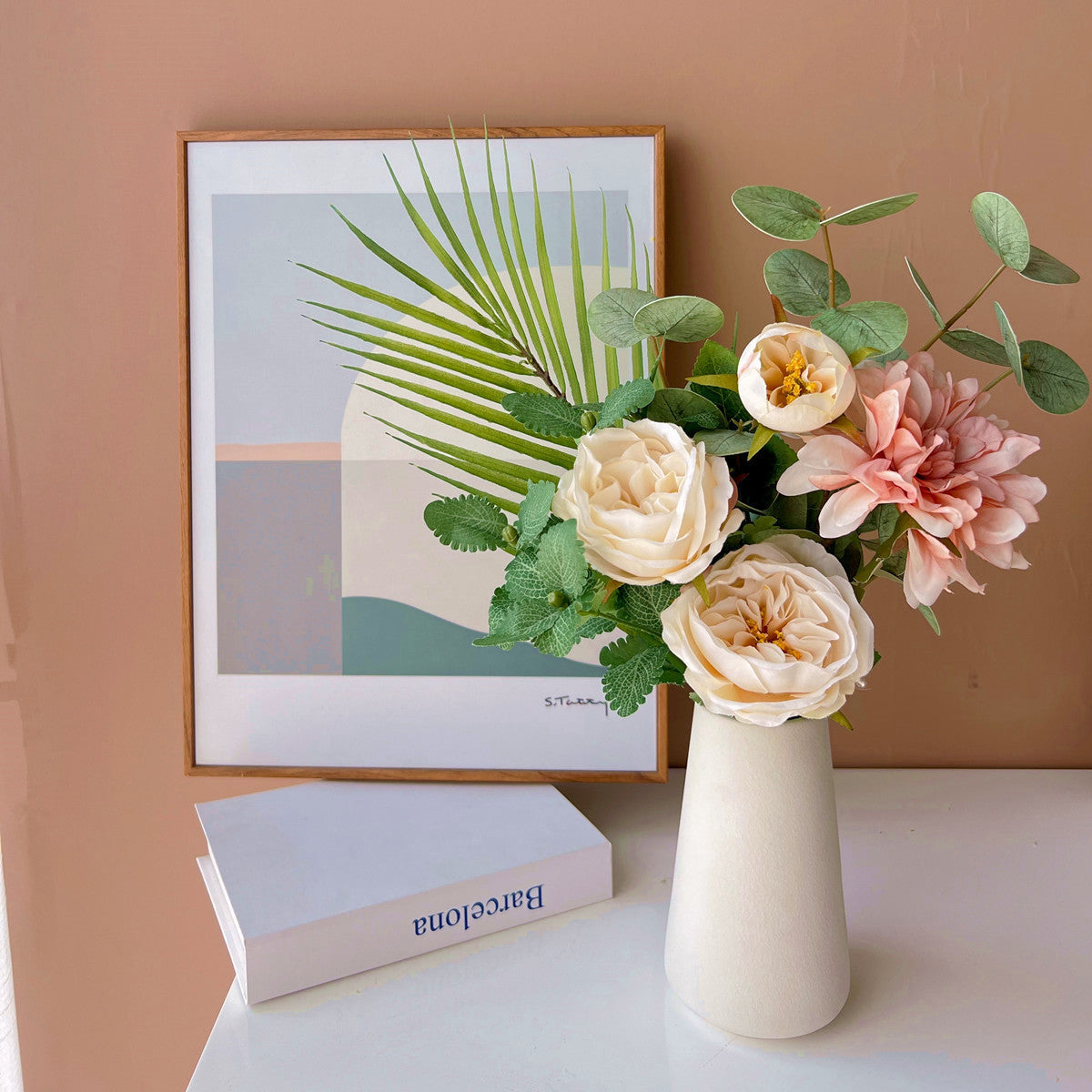 Elegante künstliche Blumenarrangement