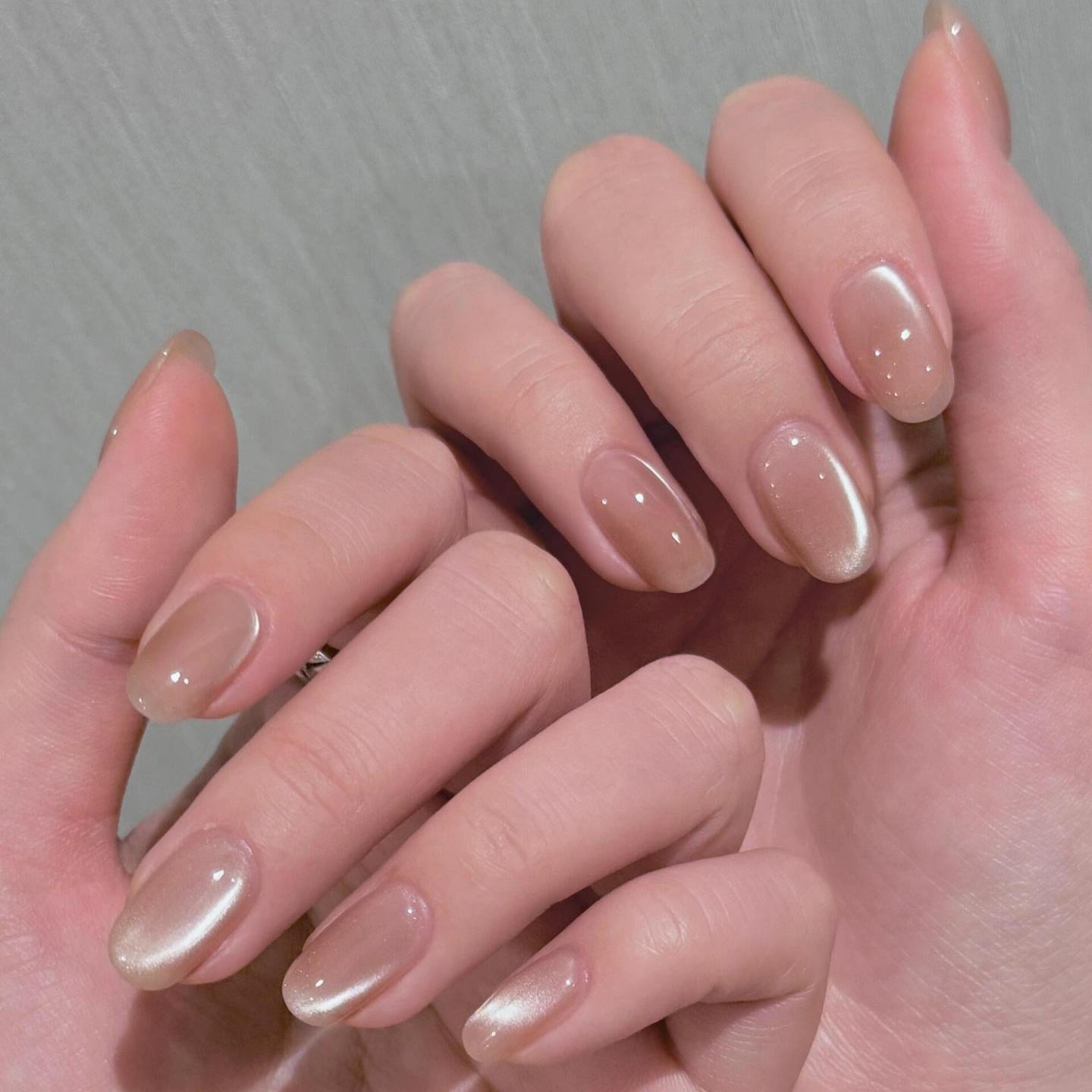 Elegante Nagelspitzen mit Sanftem Ombre-Effekt Brehn