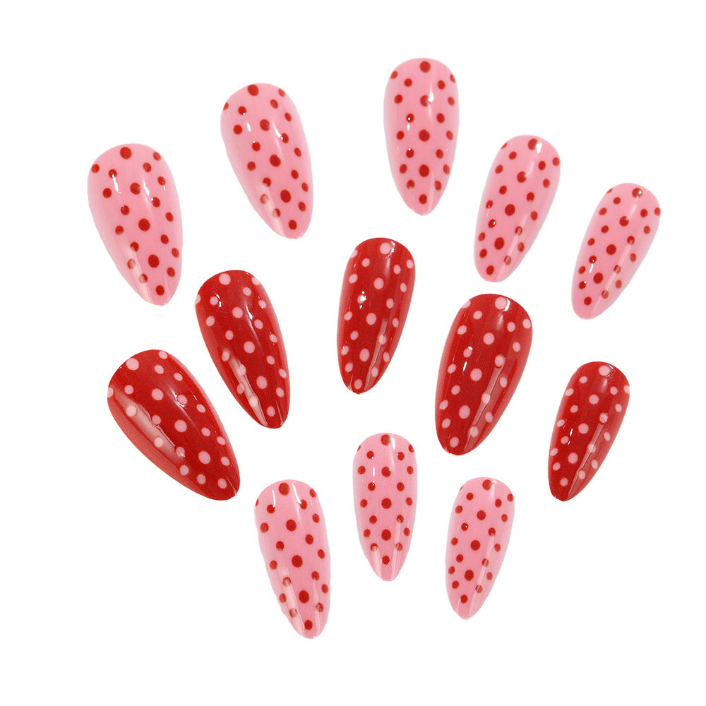 Kunstnägel mit trendigem Polka Dot Design Brehn