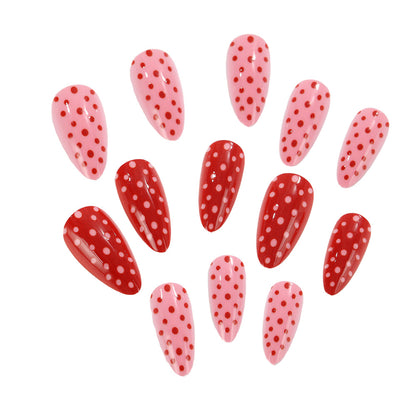 Kunstnägel mit trendigem Polka Dot Design Brehn