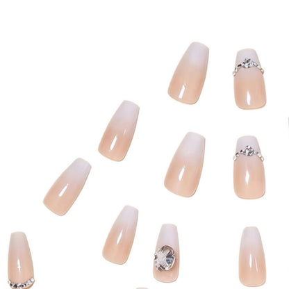 Luxuriöse mit Kristallen verzierte Press-On Nagelkunst Brehn