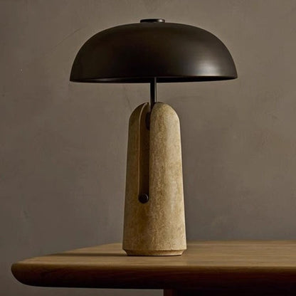 Schlanke moderne minimalistische Tischlampe