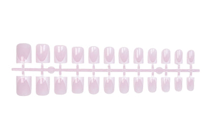 Kunstnagelset mit elegantem French-Tipp Design Brehn