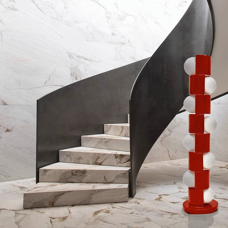 Skulpturale Stehleuchte mit elegantem Globusdesign