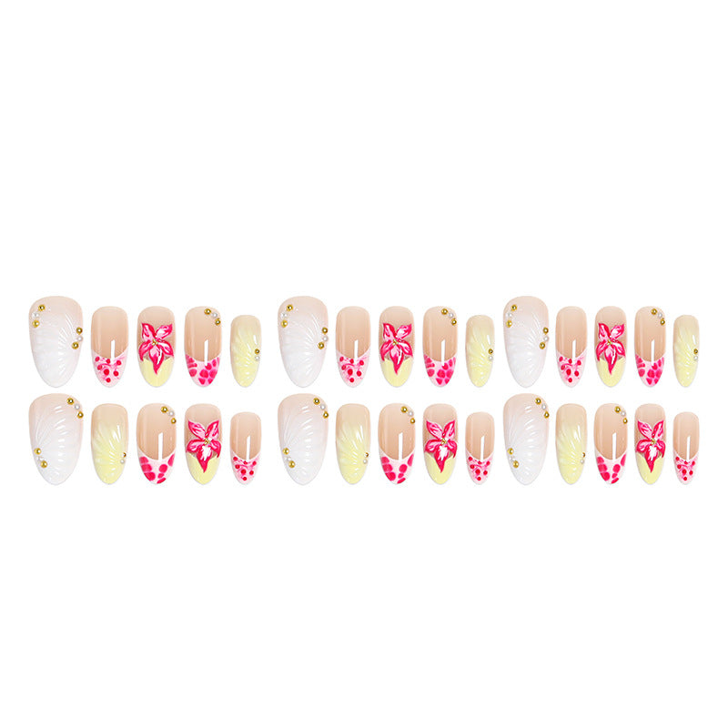 Kunstnagelset mit feinen Blumendetails Brehn
