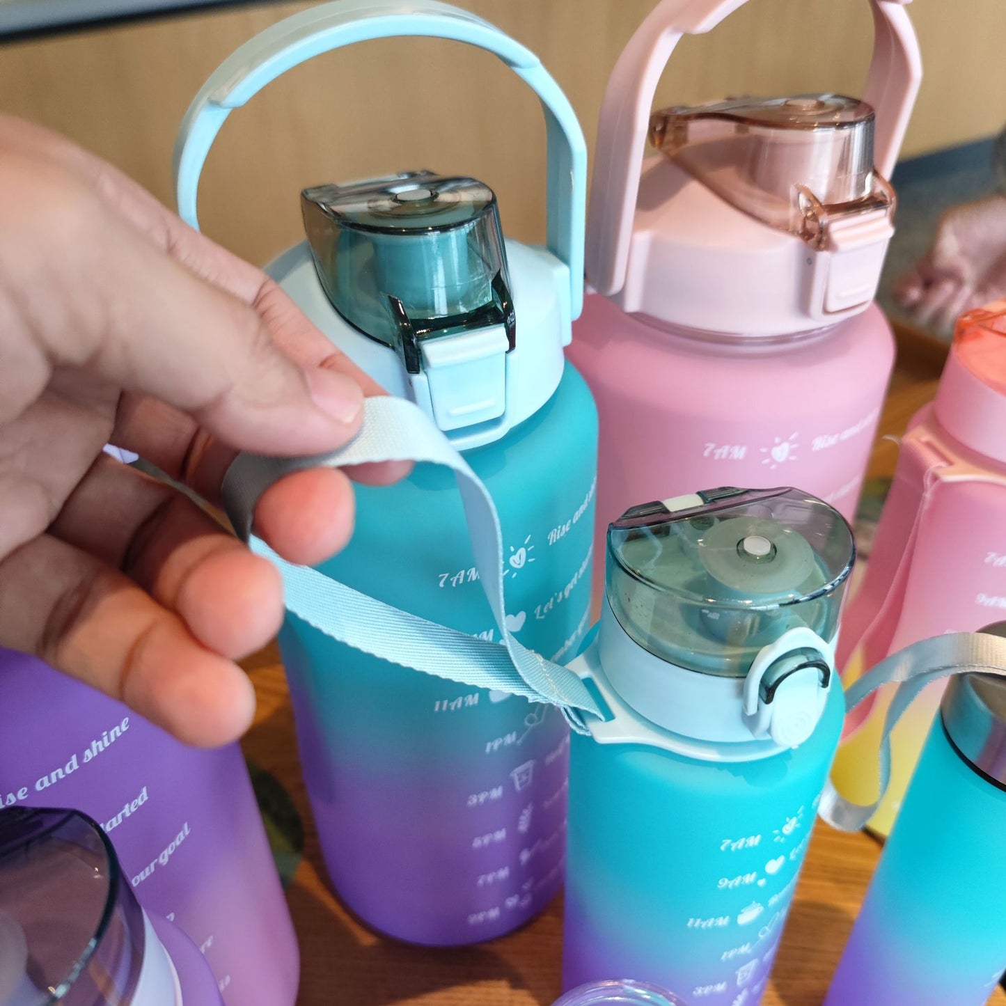 Damen Motivierende Trinkflasche mit Zeitmarkierungen Brehn