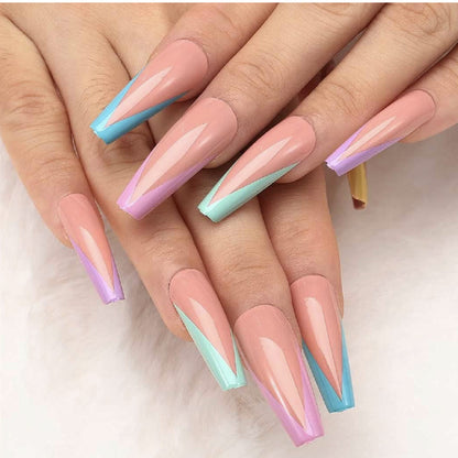 Stiletto Press-On Nail Art Set mit elegantem geometrischen Design