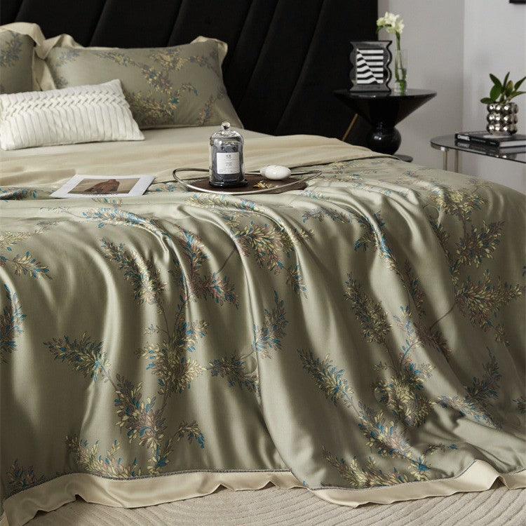 Luxuriöse Satin-Bettüberwurf-Garnitur mit floraler Jacquard-Stickerei Brehn