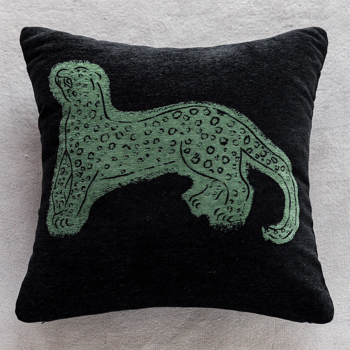 Luxuriöses Kissen mit Pantherdesign