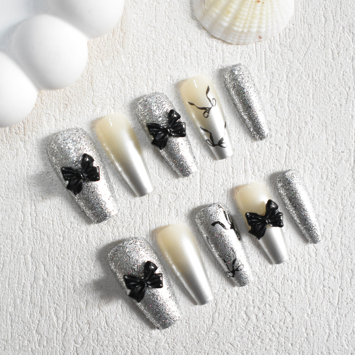 Glitzerndes Schleifen-Akzent Press-On Nagelset Brehn