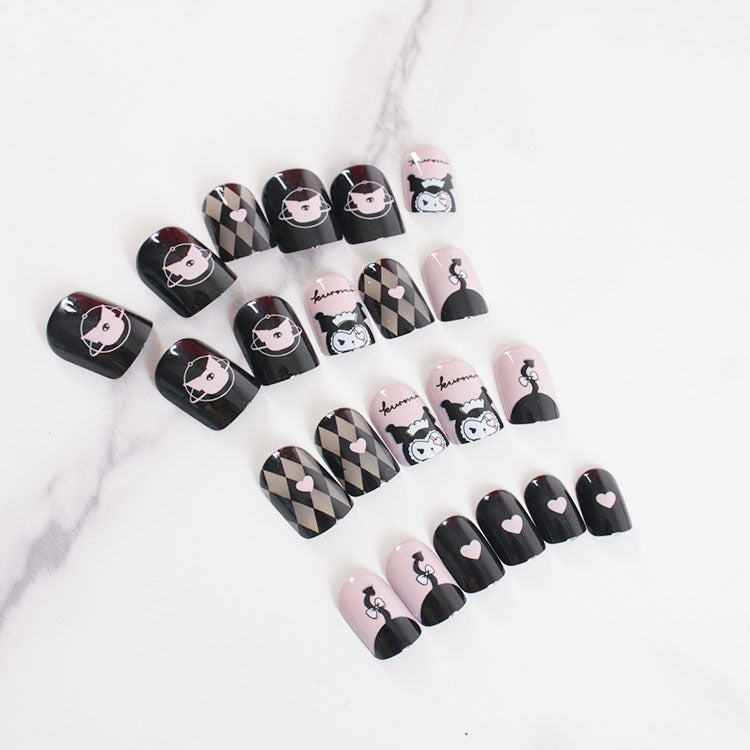 Premium Kunstnagelset mit kreativen Schwarz-Weiß-Motiven Brehn