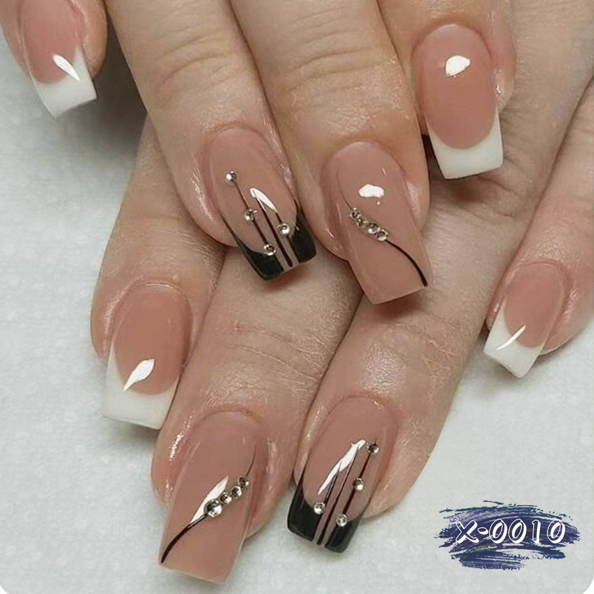 Elegantes dekoratives Nagelkunst-Set