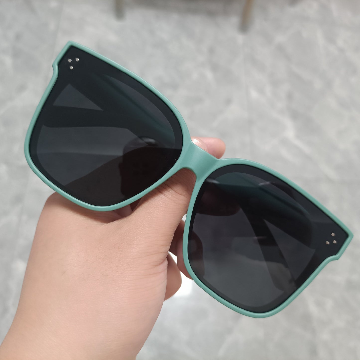Damen Oversized Sonnenbrille im modernen Design Brehn