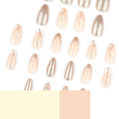 Kunstvolle Nagelkunst mit elegantem Gold-Design Brehn