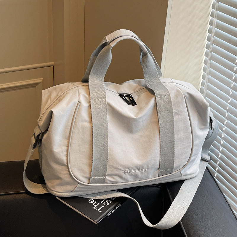 Elegante Reisetasche Mit Verstärktem Boden Brehn