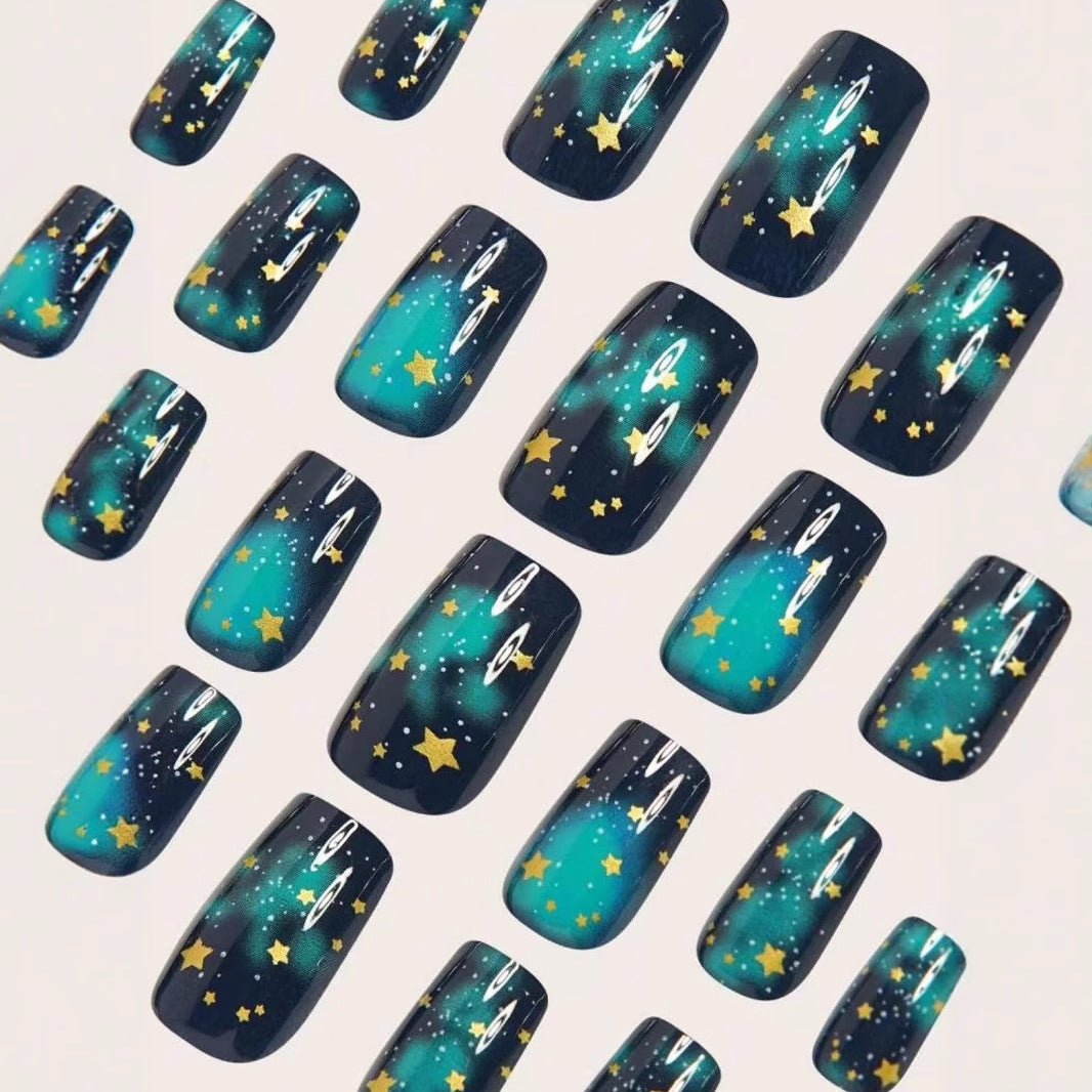 Glitternde Nagellack mit Sternenakzenten Brehn