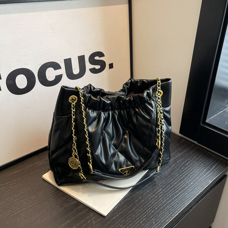 Chice gesteppte Schultertasche Brehn