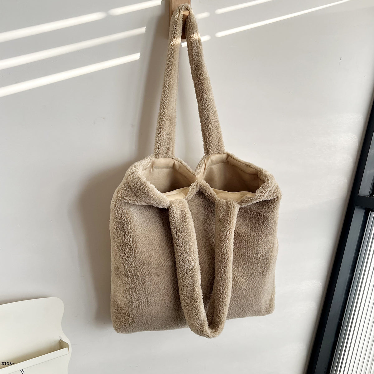 Gemütliche Kunstfell-Tasche