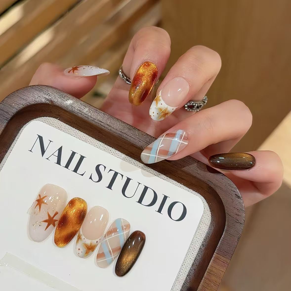 Dekorative Nagelkunst Brehn