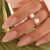 Elegantes Stiletto Press-On-Nagel-Set mit Perlenakzent-Designs Brehn