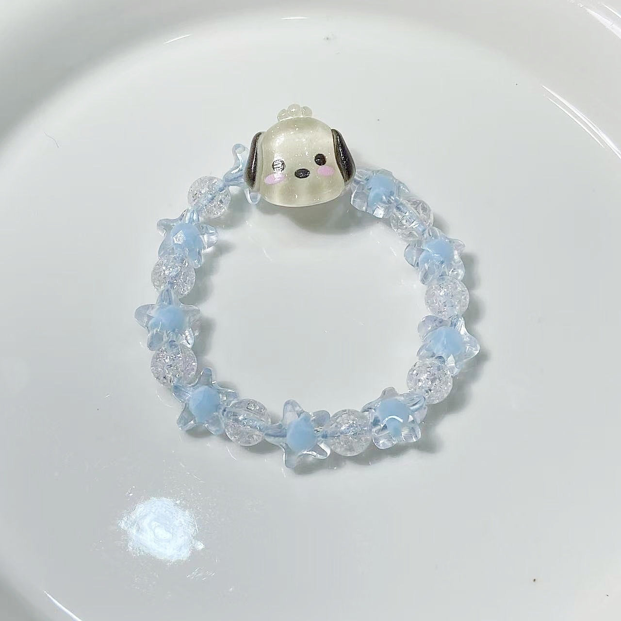 Verspieltes Armband mit Sternen und Niedlichem Anhänger Brehn