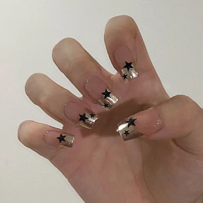 Stern-verzierte Nagelkunst-Verzierung Brehn