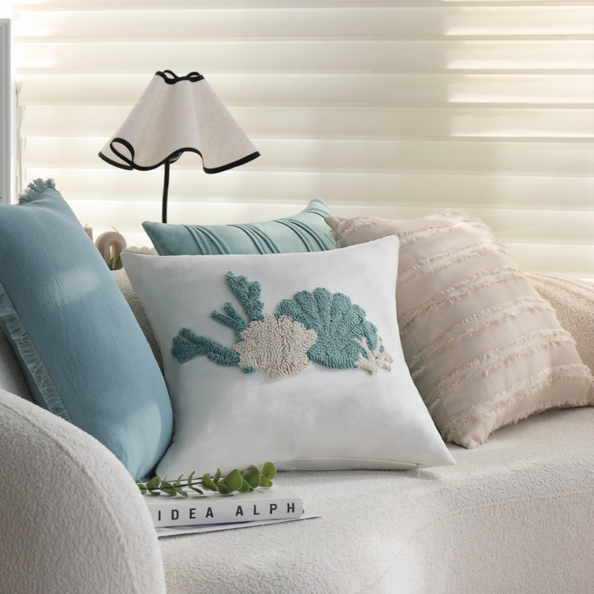 Quadratischer Kissenbezug im Boho-Look mit flachen Fransenläufen und Leinenoptik, verdecktem Reißverschluss Brehn