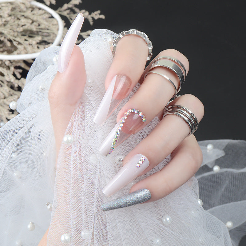 Elegante Stiletto-Acryl-Nagelerweiterungen Brehn