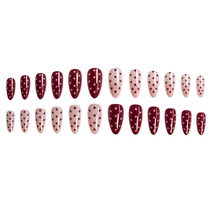 Elegante Stiletto Press-On Nagelkunst