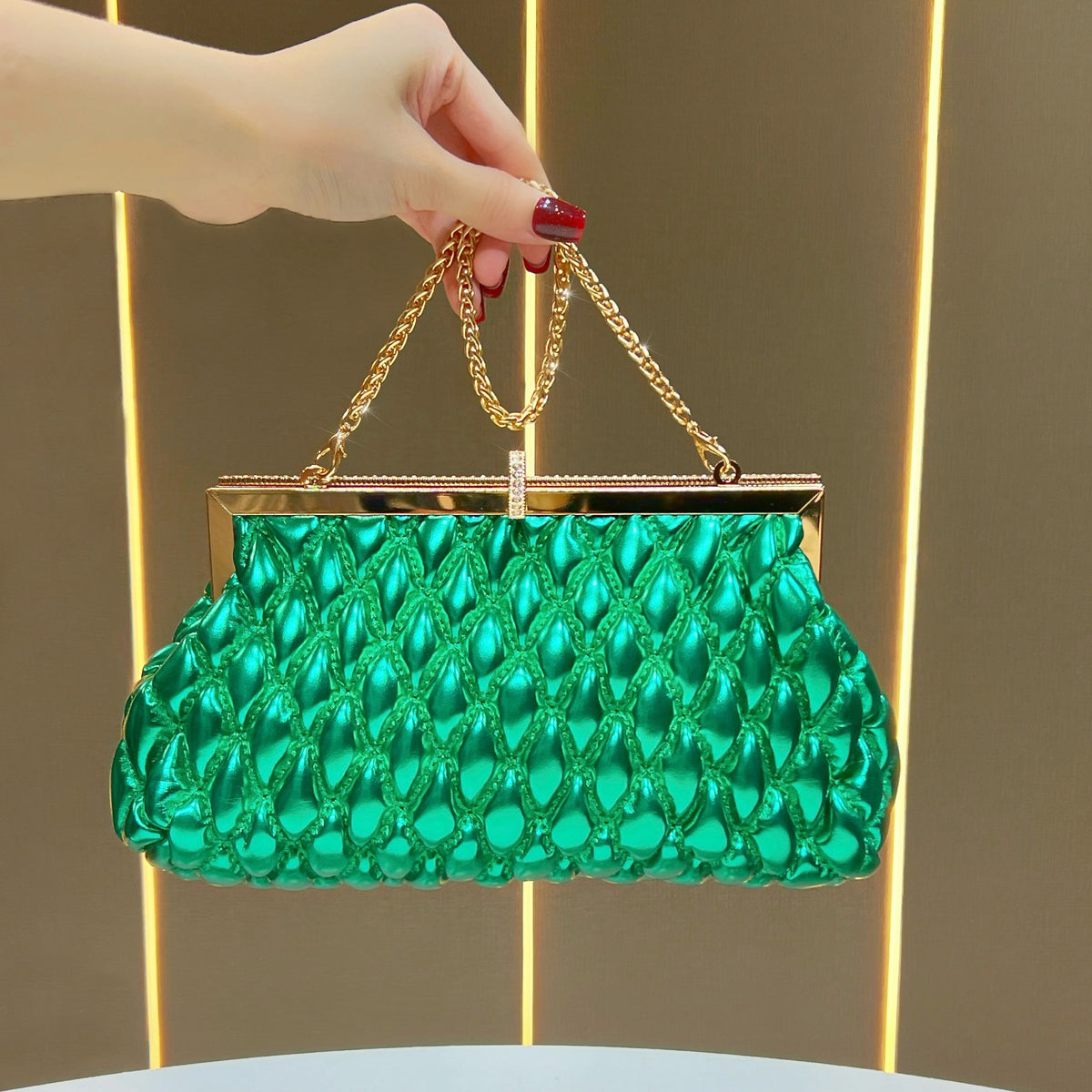 Elegante strukturierte Abendhandtasche