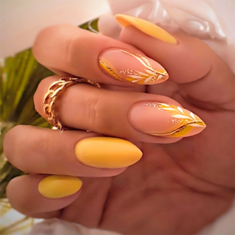 Premium Künstlerischer Press-On Nagel Set mit Blumen- und Metallic-Akzenten Brehn