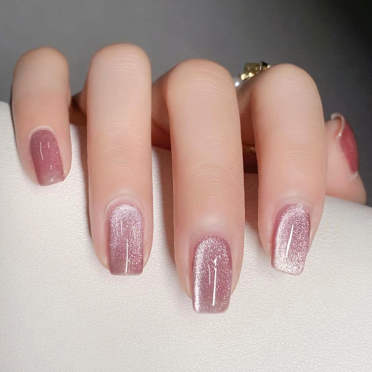 Glänzendes Gel Press-On Nagelset Brehn