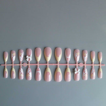 Dekoratives Blumennagelkunst-Designset