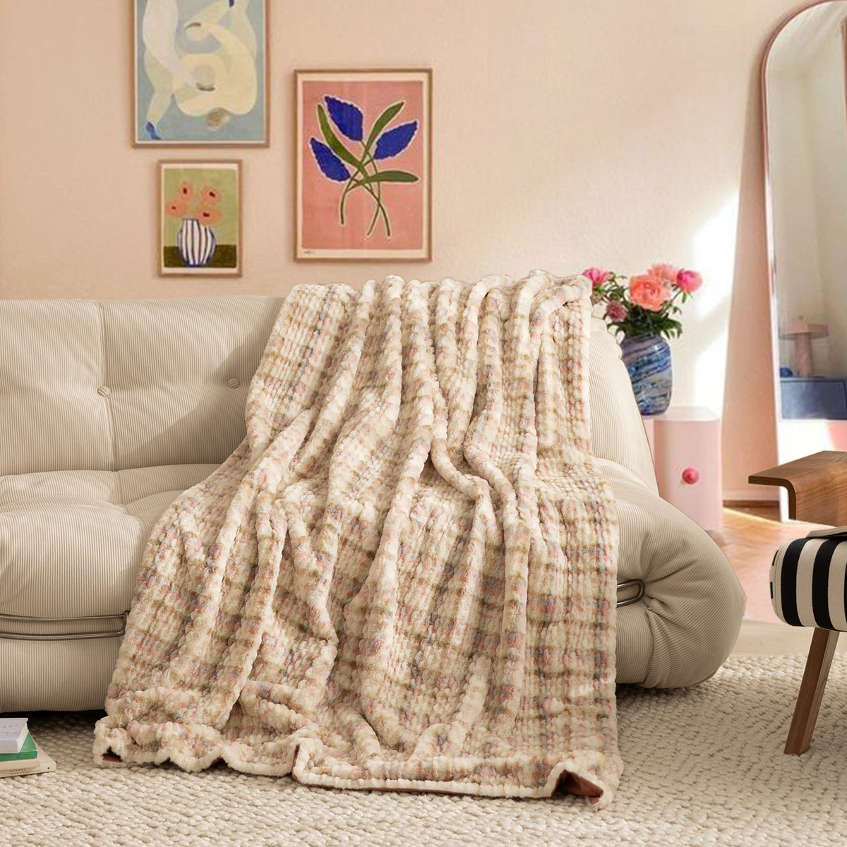 Kuscheldecke aus luxuriösem Kunstfell mit gewellter Struktur und weicher Mikrofaser-Rückseite Brehn