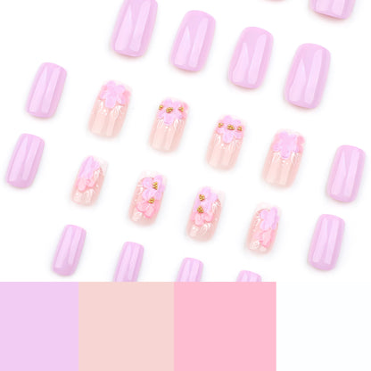 Kunstvolle Nagelverlängerungen mit floralem Design Brehn