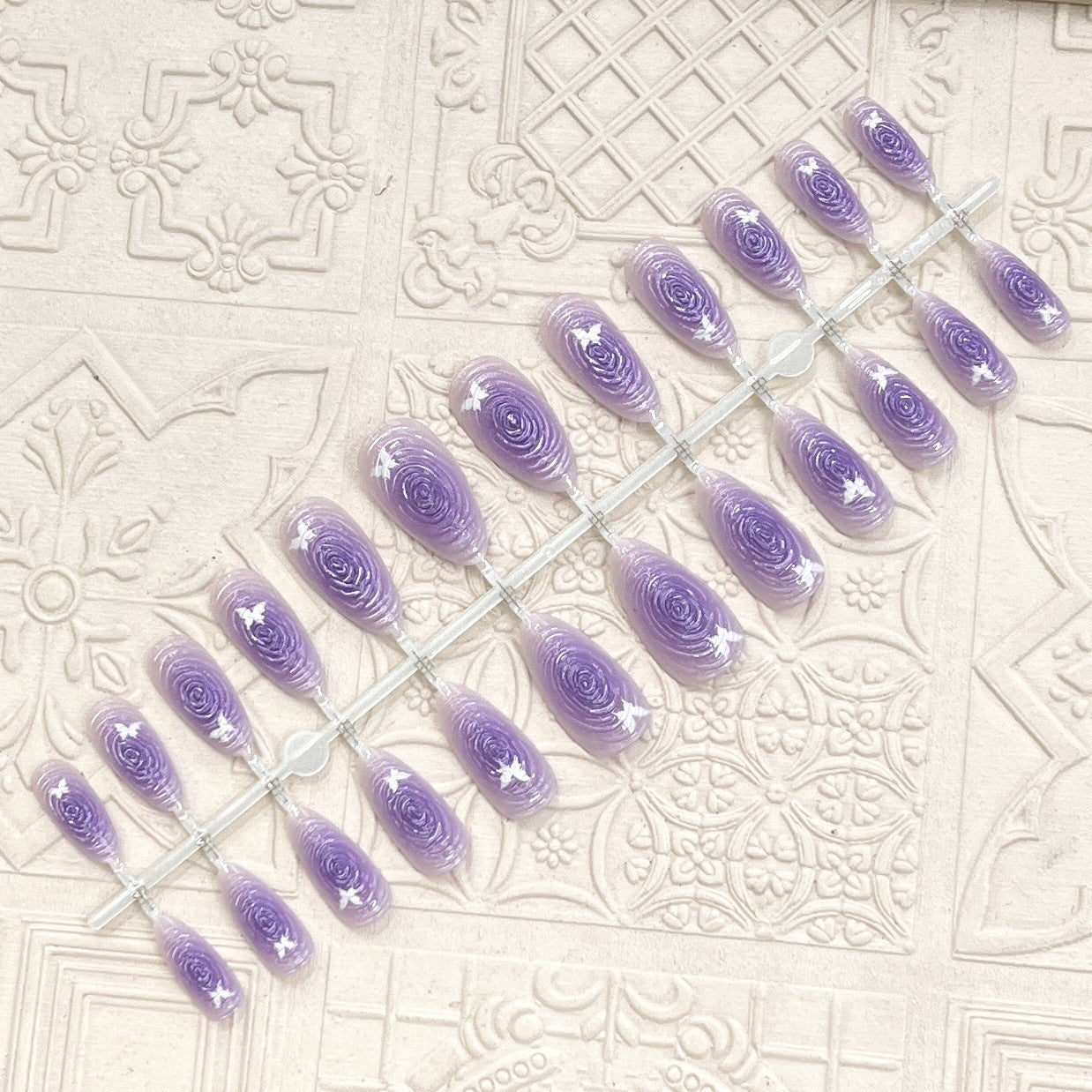 Künstlerisches floral-akzent druck auf nagelset Brehn