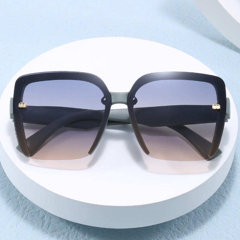 Damen oversized Sonnenbrille mit stilvollem, modernem Rahmen Brehn
