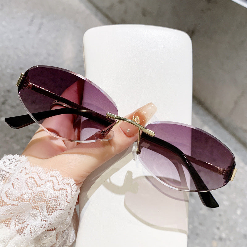 Damen Sonnenbrille im modernen Ovaldesign mit kontrastierendem Rahmen Brehn
