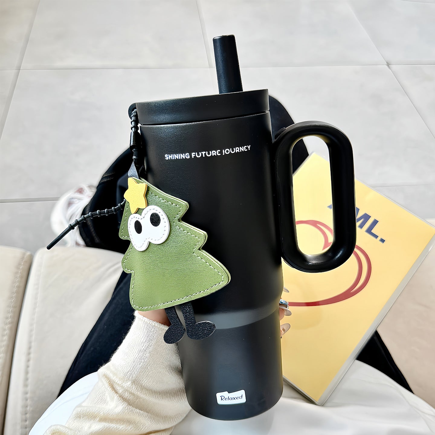 Damen isolierte Trinkflasche mit praktischem Tragegriff Brehn