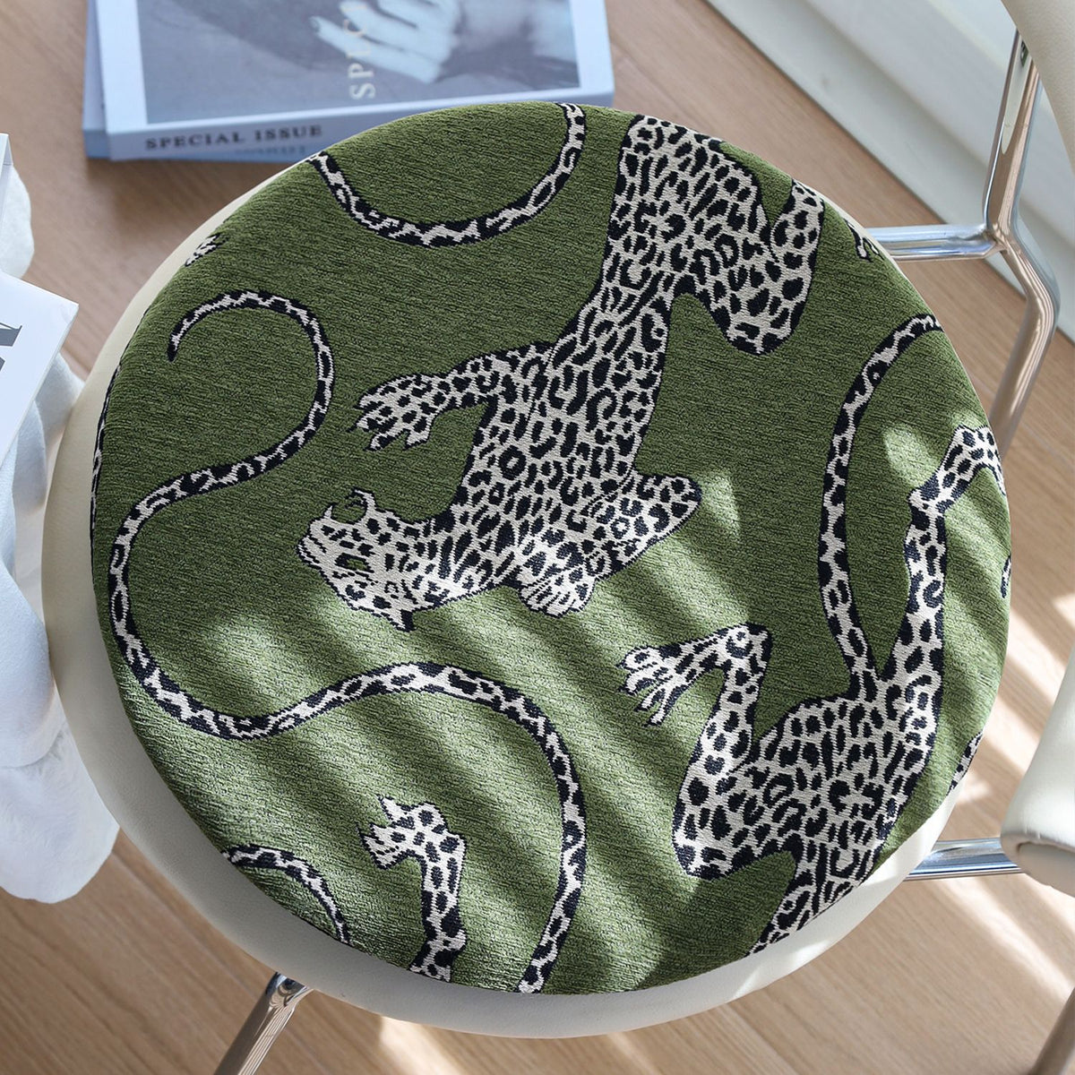 Runde Stuhlkissenhülle mit gewebtem Leoparden-Jacquard und elastischem Saum Brehn