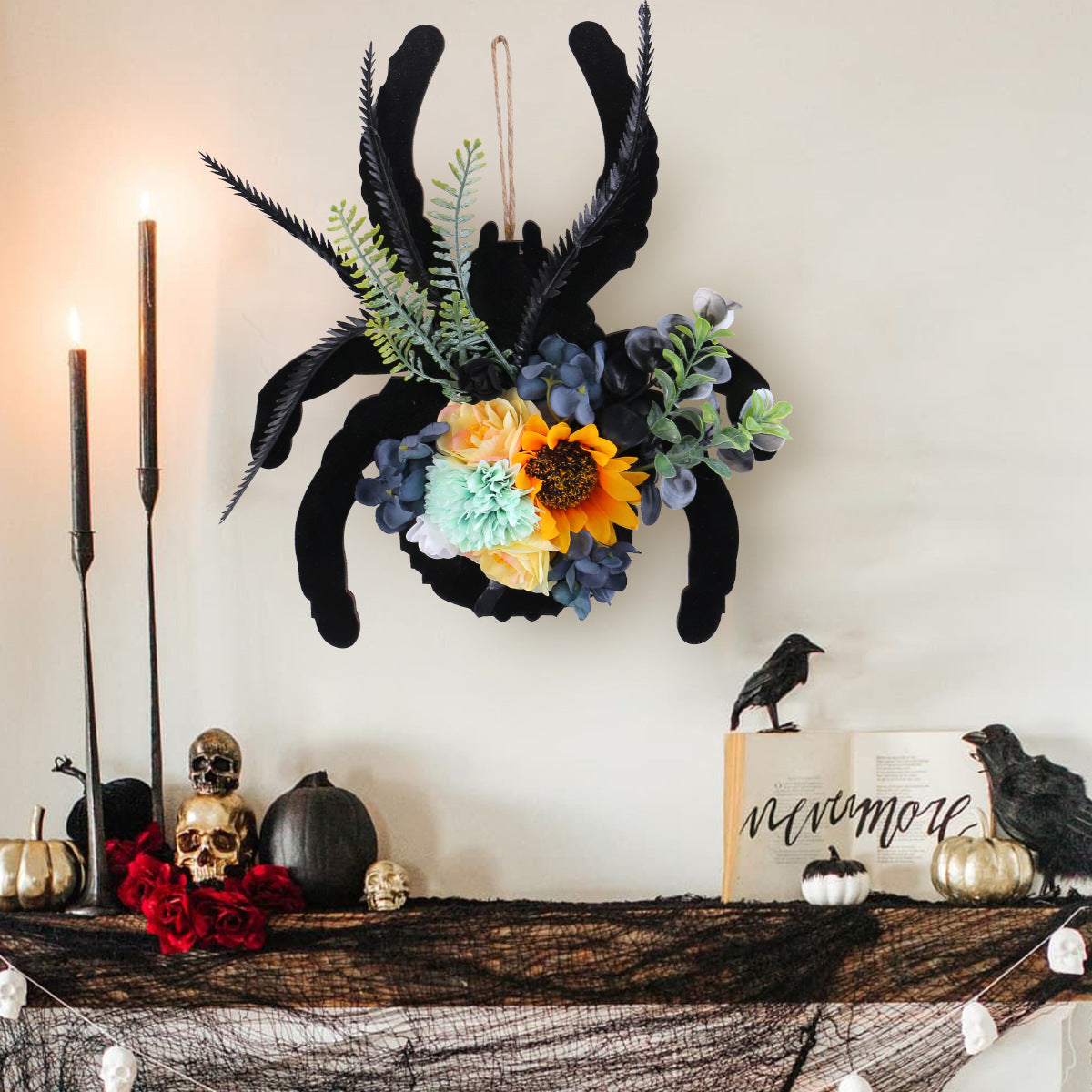 Hängende Halloween-Spinnen-Wanddekoration aus Holz mit kunstlichen Blumen
