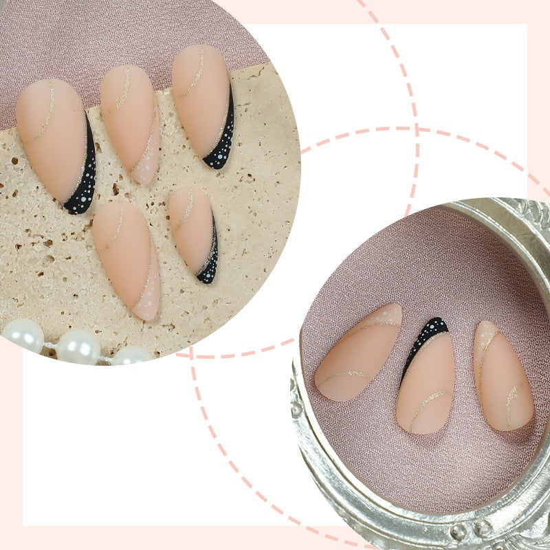 Kunstnagelset mit Eleganten Gold- und Silberakzenten Brehn