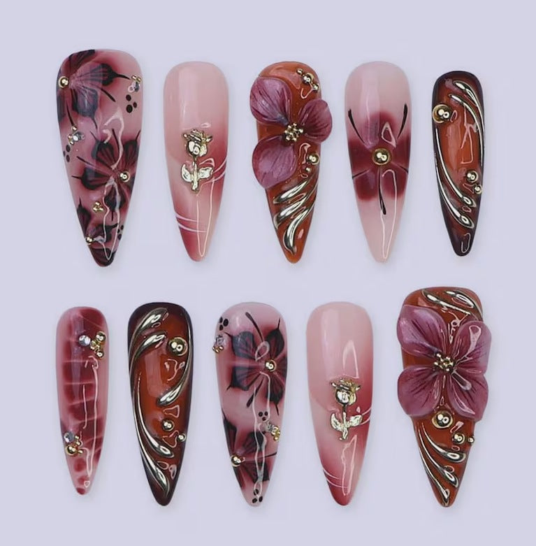 Künstlerisches Floral- und Stern-Applikationen Press-On Nagelset Brehn