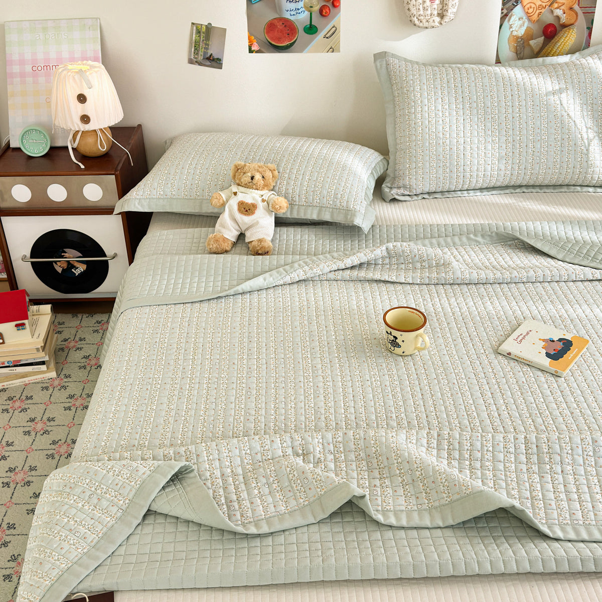 Gesteppte Baumwollbettdecke-Set mit Wendbarem Uni-Rücken und Mini Teddy Motiv