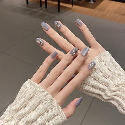 Thematische Nagelkunst Press-On Nägel mit süßen Charakter- und Schleifendesigns Brehn