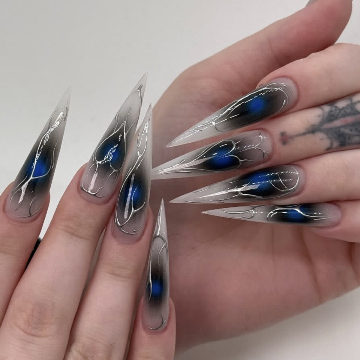 Künstlerische Stiletto-Nagelerweiterungen Brehn